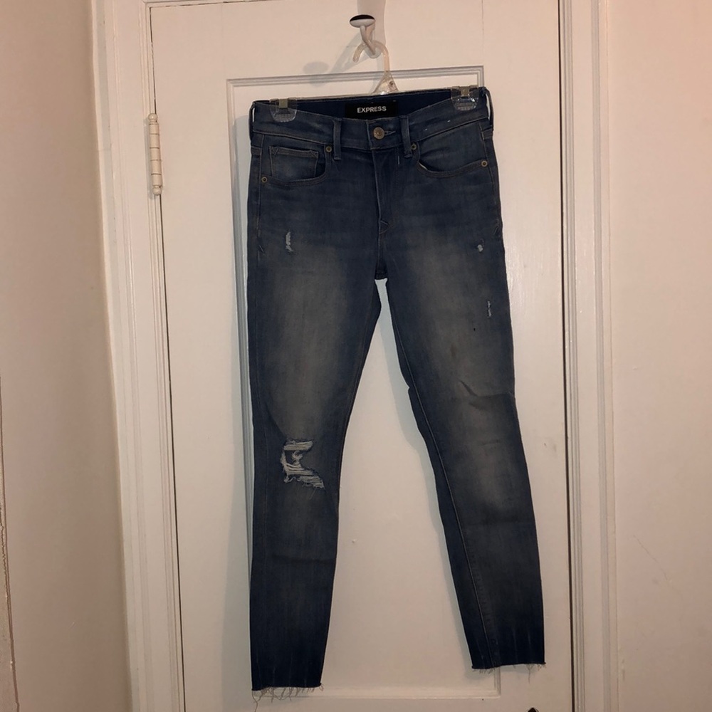 Express light wash frayed jean
